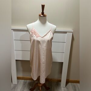 🎈🎈🎈Cool and comfortable chemise by Val Mode